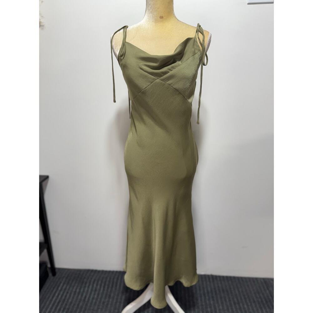 &merci Satin Cowl Neck Slip Midi Dress Size M in Olive Green NWOT - Picture 3 of 8